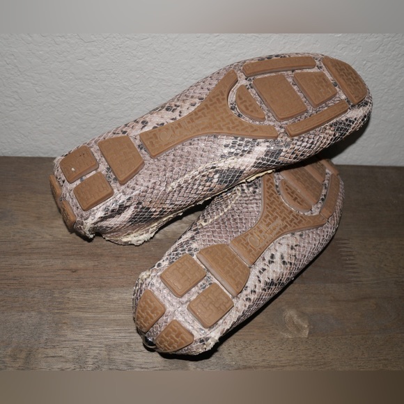 Cole Hann - Picture 3 of 4